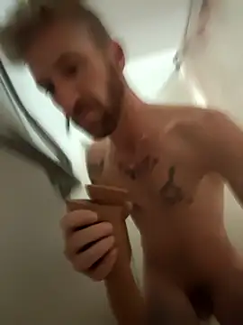 Snapshot of bentoverblonde chatting on 3, 12, 2025 bentoverblonde online show from 3, 12, 2025