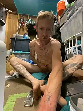 Snapshot of bentoverblonde chatting on 2, 11, 2025 bentoverblonde online show from 2, 11, 2025