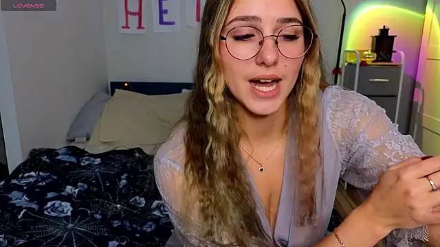 sophia euphoriaa online show from 13, 11, 2025