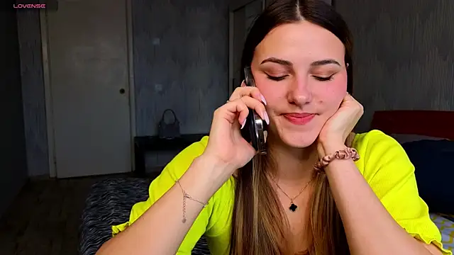 sophia euphoriaa online show from 23, 4, 2026