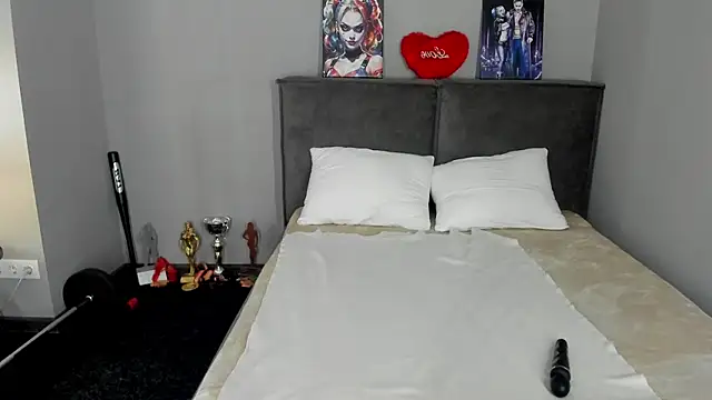 MuscleXXXBarbie online show from 12, 4, 2026