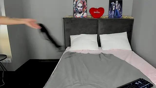 MuscleXXXBarbie online show from 13, 2, 2026