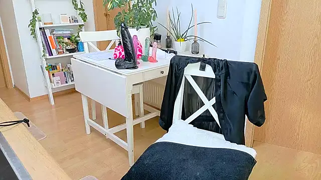 BrownieyQueen online show from 3, 3, 2025