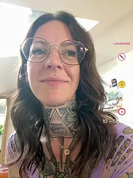 BrownieyQueen online show from 23, 5, 2026