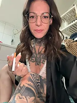 BrownieyQueen online show from 13, 1, 2026