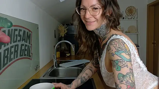 BrownieyQueen online show from 2, 4, 2026