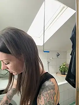 BrownieyQueen online show from 24, 2, 2026