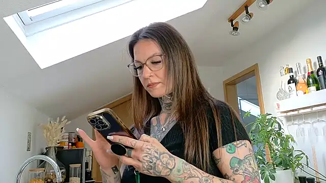 BrownieyQueen online show from 22, 3, 2025