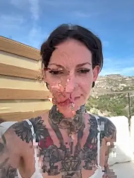 BrownieyQueen online show from 1, 11, 2025