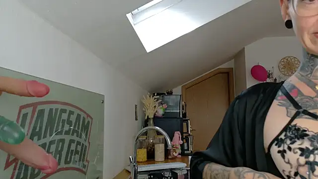 BrownieyQueen online show from 6, 5, 2026