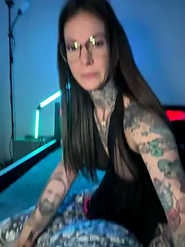 BrownieyQueen online show from 3, 12, 2025