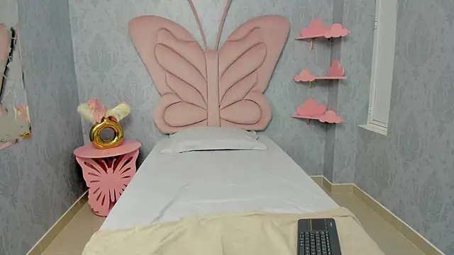 MaddyCute4u online show from 12, 2, 2025