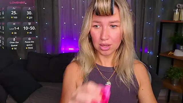 Snapshot of MilaBott chatting on 19, 6, 2026 MilaBott online show from 19, 6, 2026