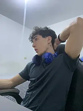 Snapshot of gojo_satoru_18 chatting on 2, 3, 2026 gojo satoru 18 online show from 2, 3, 2026