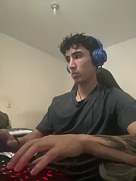 Snapshot of gojo_satoru_18 chatting on 17, 12, 2025 gojo satoru 18 online show from 17, 12, 2025