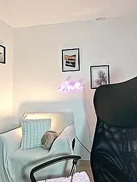 helena smith online show from 7, 11, 2025