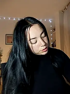 helena smith online show from 4, 3, 2025