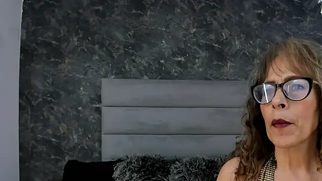 Bella Evans  online show from 24, 2, 2026