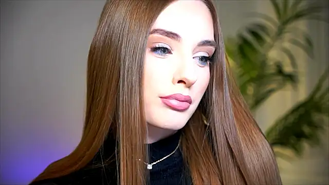 petitegonwiild online show from 1, 12, 2025