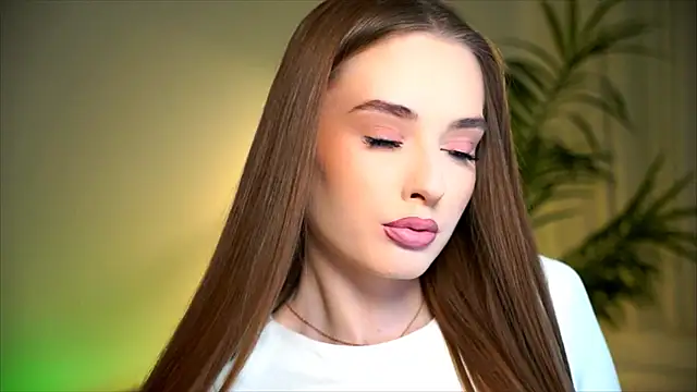 petitegonwiild online show from 26, 10, 2025