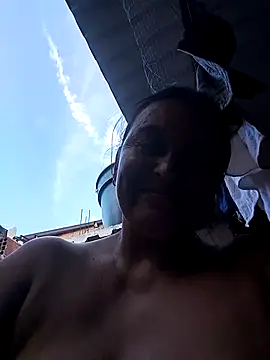 Snapshot of Horny-Mommy-Dirty chatting on 22, 10, 2025 Horny-Mommy-Dirty online show from 22, 10, 2025