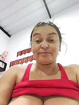 Snapshot of Horny-Mommy-Dirty chatting on 11, 10, 2025 Horny-Mommy-Dirty online show from 11, 10, 2025