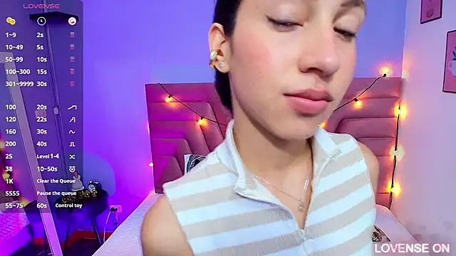 Beautifulskinny18 online show from 18, 3, 2025