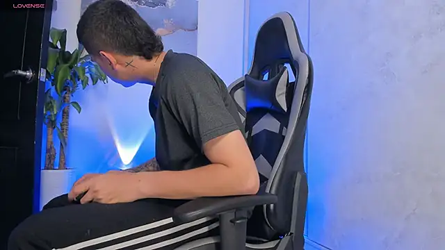 Yeiko Romero  online show from 22, 12, 2025