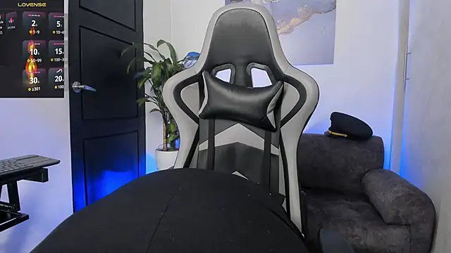 Yeiko Romero  online show from 15, 10, 2025