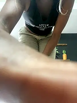 TIFFANYYSTAR online show from 30, 9, 2025