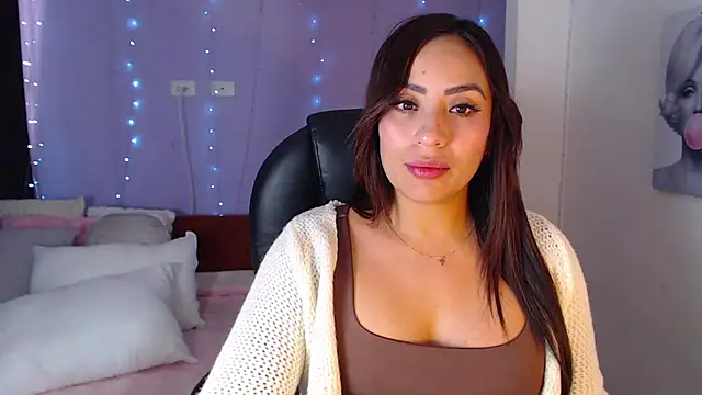 Snapshot of Paulina_627 chatting on 14, 2, 2026 Paulina 627 online show from 14, 2, 2026