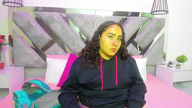 Snapshot of Ayla_martinez chatting on 10, 9, 2025 Ayla martinez online show from 10, 9, 2025