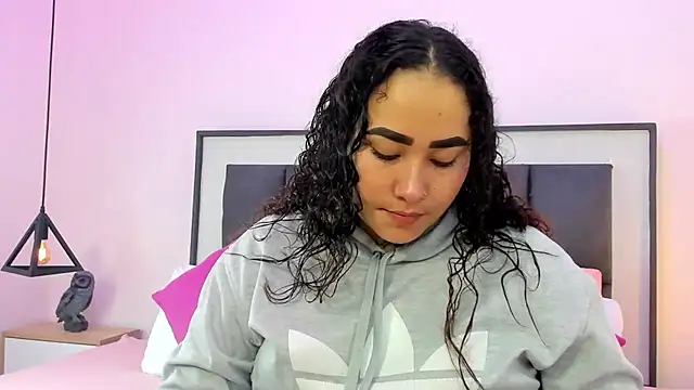 Snapshot of Ayla_martinez chatting on 6, 10, 2025 Ayla martinez online show from 6, 10, 2025