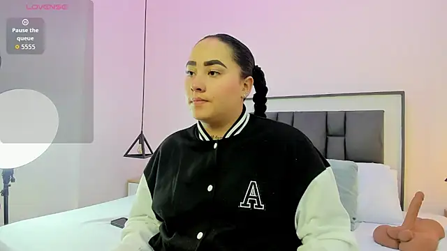Snapshot of Ayla_martinez chatting on 22, 10, 2025 Ayla martinez online show from 22, 10, 2025