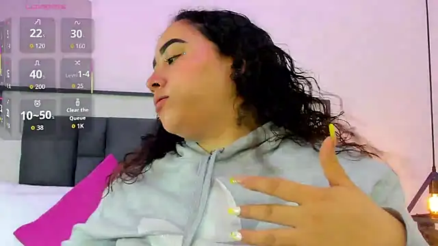 Snapshot of Ayla_martinez chatting on 7, 10, 2025 Ayla martinez online show from 7, 10, 2025