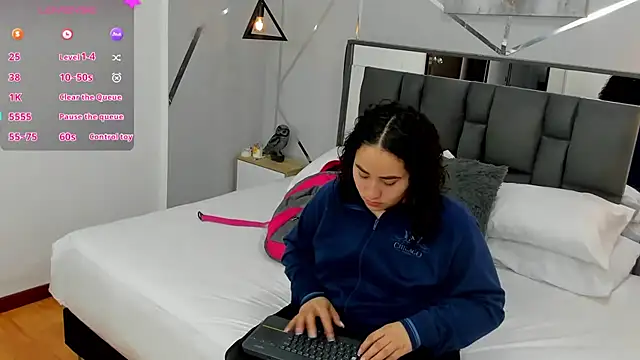 Snapshot of Ayla_martinez chatting on 9, 3, 2025 Ayla martinez online show from 9, 3, 2025