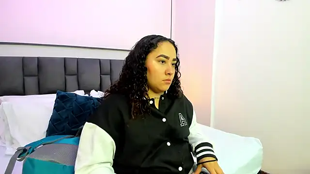 Snapshot of Ayla_martinez chatting on 28, 10, 2025 Ayla martinez online show from 28, 10, 2025