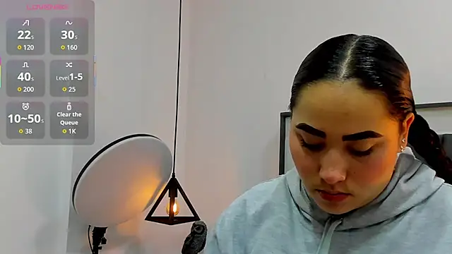 Snapshot of Ayla_martinez chatting on 11, 10, 2025 Ayla martinez online show from 11, 10, 2025