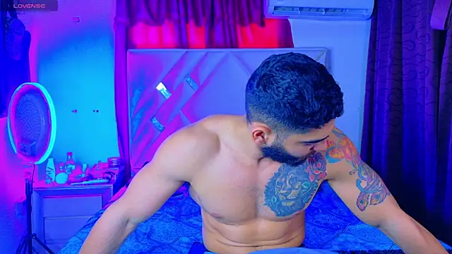 Snapshot of Rich_boy01 chatting on 13, 5, 2026 Rich boy01 online show from 13, 5, 2026