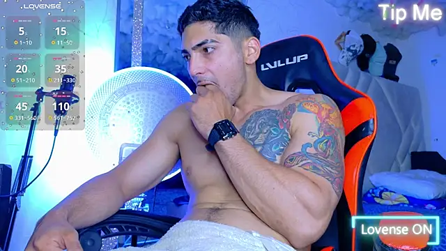 Rich boy01 online show from 11, 10, 2025