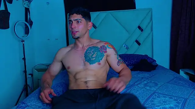 Rich boy01 online show from 7, 3, 2025