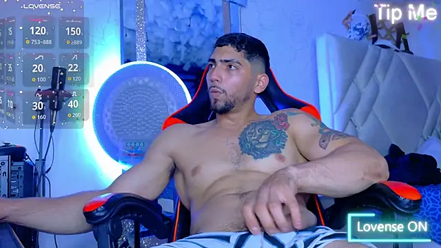 Rich boy01 online show from 17, 11, 2025