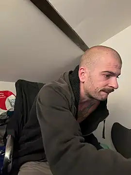 Snapshot of Greyoff chatting on 16, 7, 2026 Greyoff online show from 16, 7, 2026