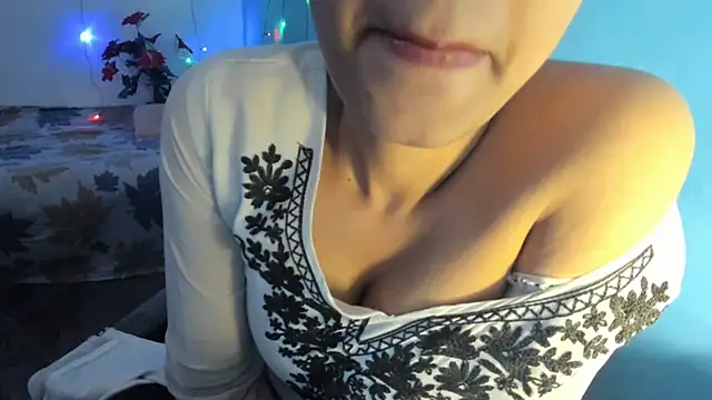 aarjulove online show from 4, 11, 2025