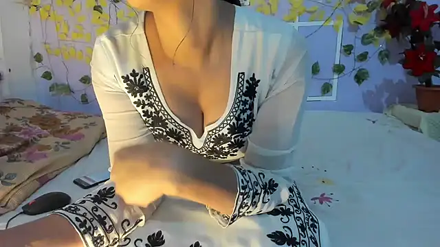 aarjulove online show from 5, 5, 2026