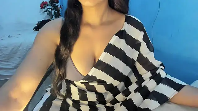 aarjulove online show from 4, 3, 2026