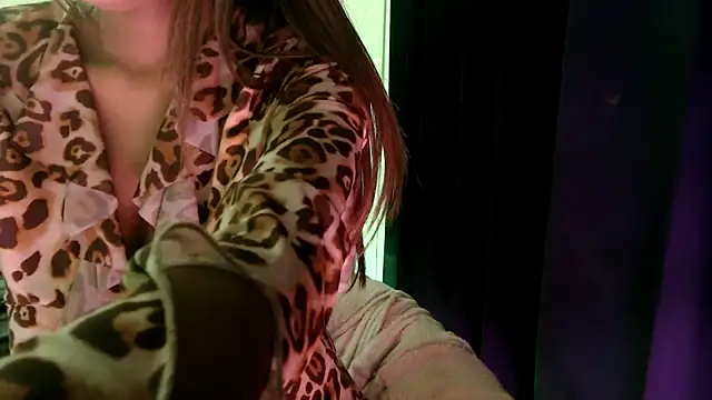 chhui mui online show from 11, 2, 2026