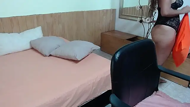 Suxxxy  online show from 14, 9, 2025