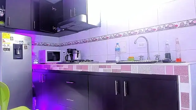 Emma-evans online show from 6, 10, 2025