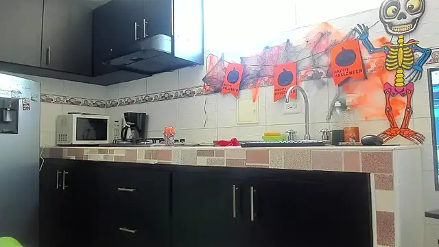 Emma-evans online show from 21, 10, 2025